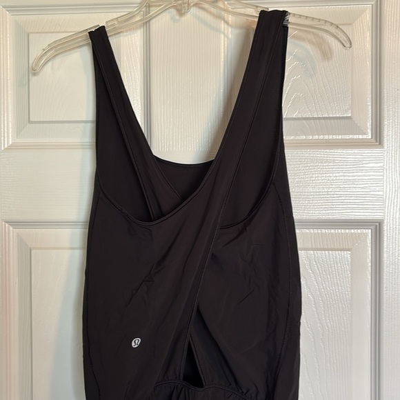 Lululemon women’s black sleeveless romper size 2 - Picture 6 of 10